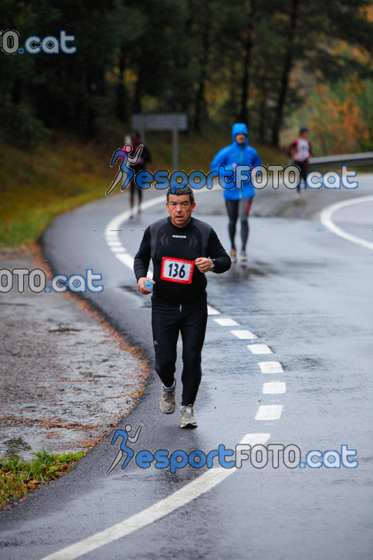 Esport Foto - Esportfoto .CAT - Fotos de XXXV Campionat Internacional d'Atletisme de Fons del Ripollès  (Mitja Marató) - Dorsal [136] -   1384711316_02301.jpg