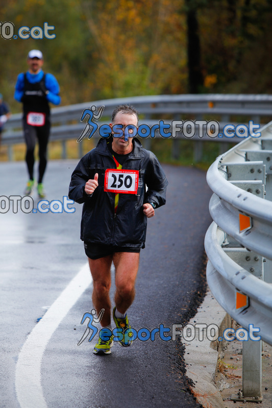 Esport Foto - Esportfoto .CAT - Fotos de XXXV Campionat Internacional d'Atletisme de Fons del Ripollès  (Mitja Marató) - Dorsal [250] -   1384713062_02475.jpg