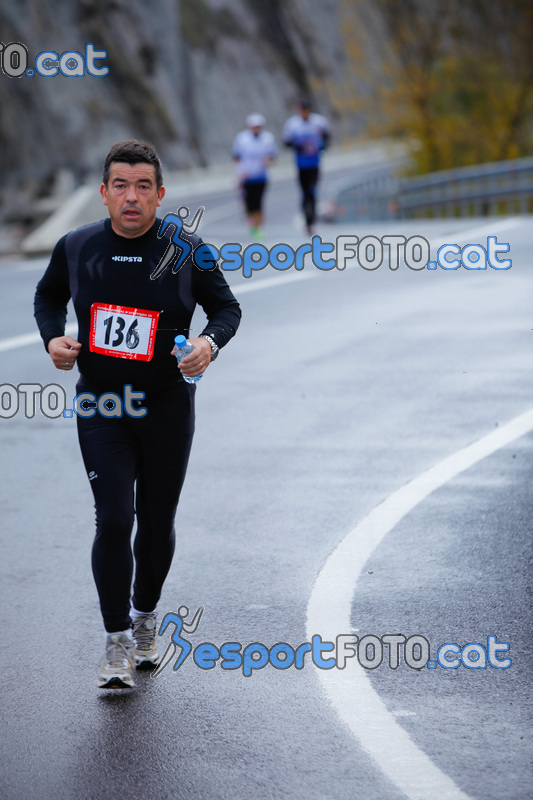 Esport Foto - Esportfoto .CAT - Fotos de XXXV Campionat Internacional d'Atletisme de Fons del Ripollès  (Mitja Marató) - Dorsal [136] -   1384718533_02672.jpg